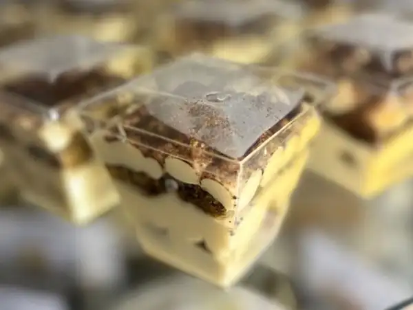 Tiramisu w szklanym kubeczku